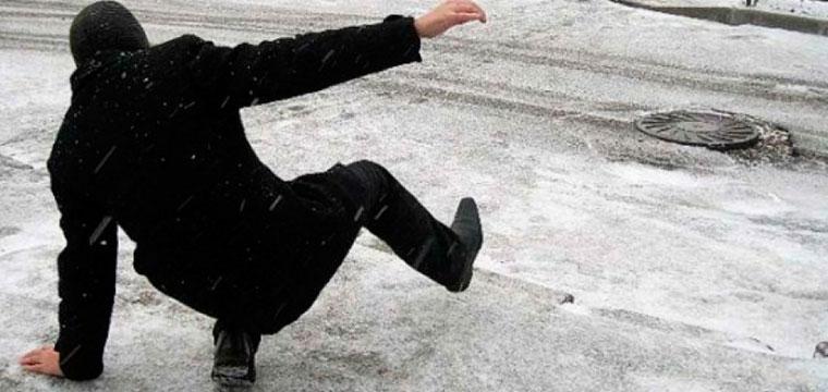 Учимся правильно падать в гололед