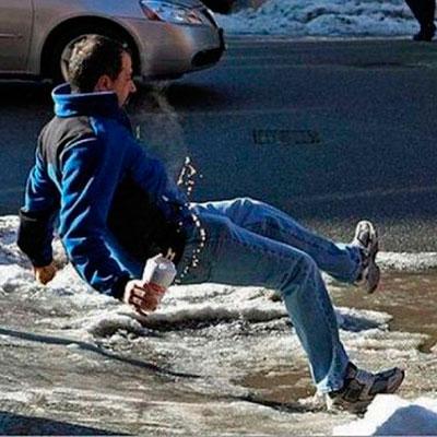 Учимся правильно падать в гололед