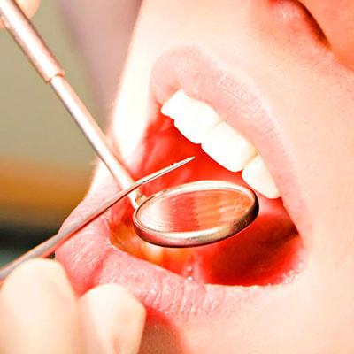 Женщины боятся лечить зубы