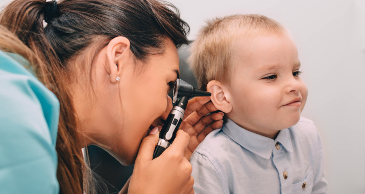 Экссудативный средний отит